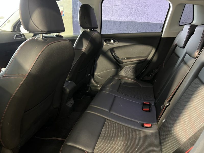 PEUGEOT 2008 1.6 HDI 120 GT LINE - GPS - CAMERA DE RECUL - SUIVI FACTURES  