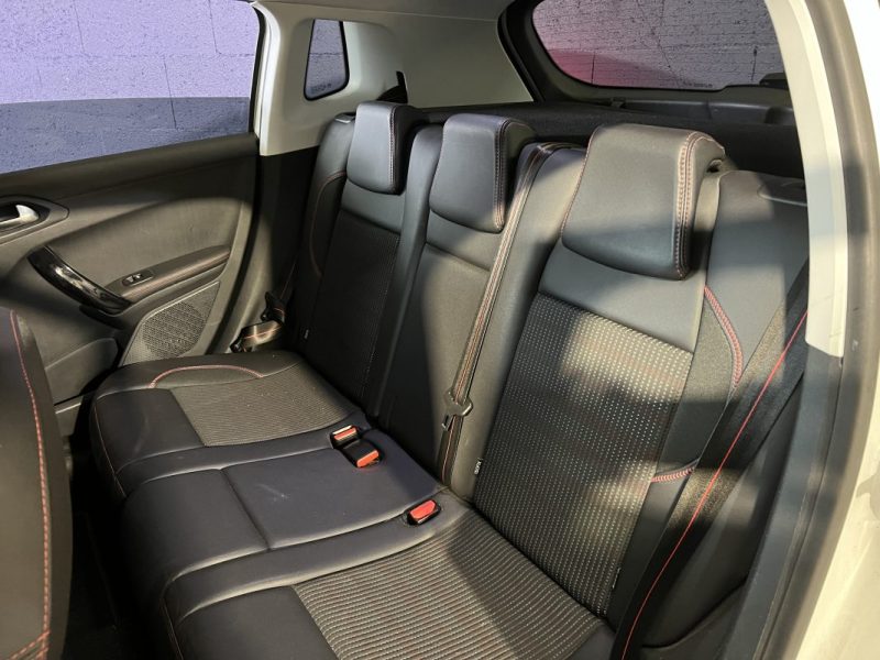 PEUGEOT 2008 1.6 HDI 120 GT LINE - GPS - CAMERA DE RECUL - SUIVI FACTURES  