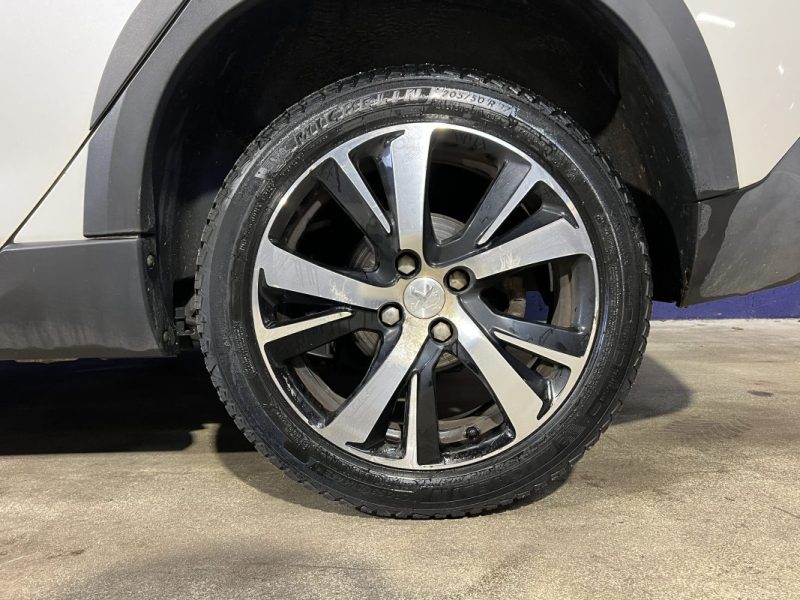 PEUGEOT 2008 1.6 HDI 120 GT LINE - GPS - CAMERA DE RECUL - SUIVI FACTURES  