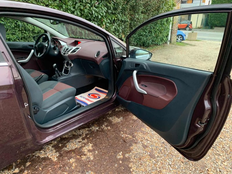 FORD FIESTA 6 1600 TDCI 95 TREND 2010