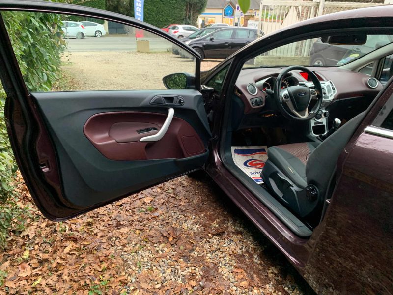 FORD FIESTA 6 1600 TDCI 95 TREND 2010