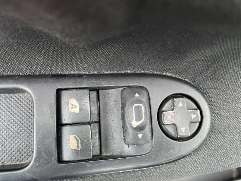 PEUGEOT 207 1.4 1360CM3 75CV    GARANTIE 3/12 MOIS 2011