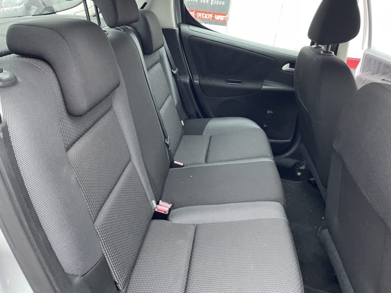 PEUGEOT 207 1.4 1360CM3 75CV    GARANTIE 3/12 MOIS 2011