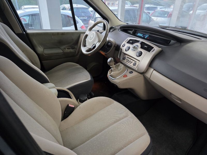 RENAULT SCENIC EXPRESSION 1.9DCI 130CH ANNEE 2008 187000KM