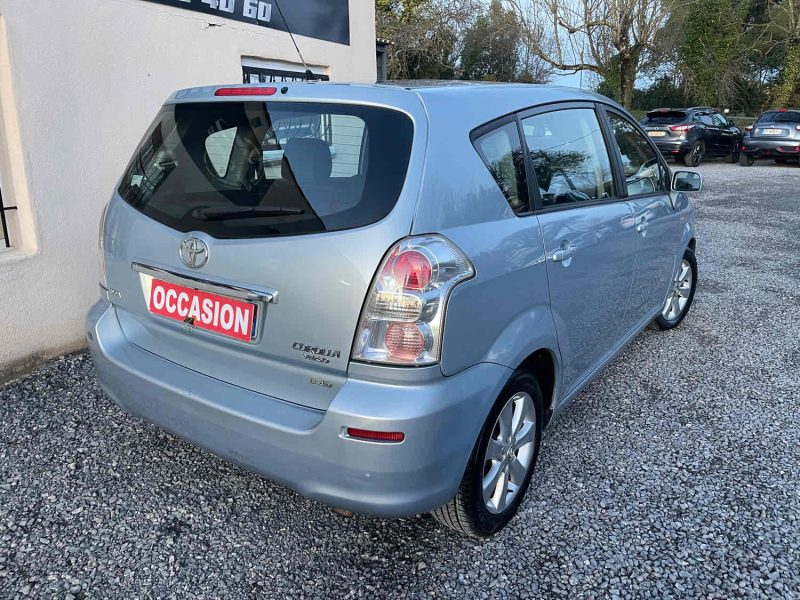 TOYOTA COROLLA-V 115 D-4D