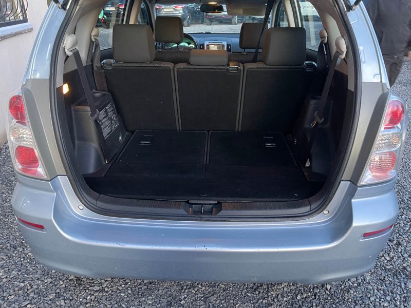 TOYOTA COROLLA-V 115 D-4D