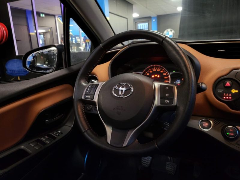 TOYOTA YARIS 1.3 VVTI 100CV BVM6 LOUNGE TOIT PANO / CAMERA