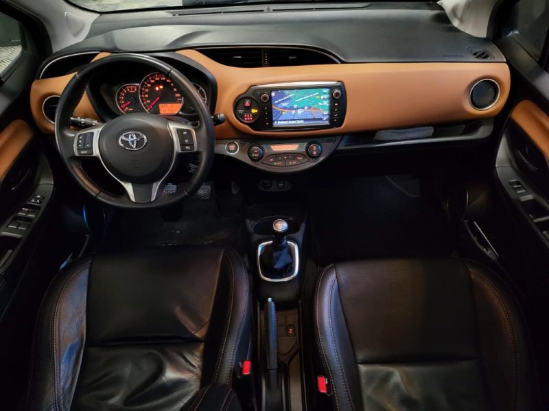 TOYOTA YARIS 1.3 VVTI 100CV BVM6 LOUNGE TOIT PANO / CAMERA