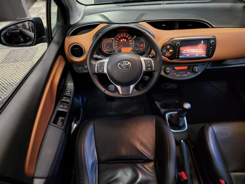 TOYOTA YARIS 1.3 VVTI 100CV BVM6 LOUNGE TOIT PANO / CAMERA