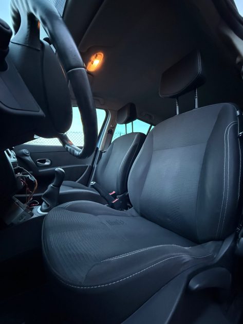 RENAULT CLIO III 1.5 DCi 70 bi-ton AUTHENTIQUE 