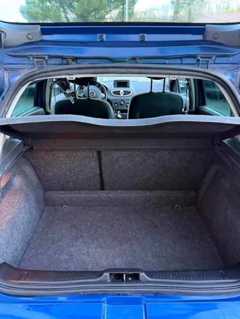 RENAULT CLIO III 1.5 DCi 70 bi-ton AUTHENTIQUE 