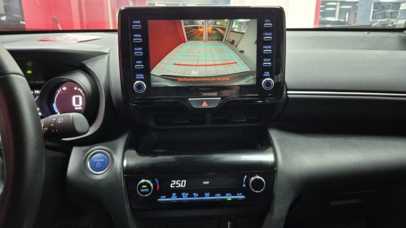 TOYOTA YARIS CROSS SUV 1.5 HYBRID 116H DYNAMIC BUSINESS/1 ERE MAIN/TVA RECUPERABLE