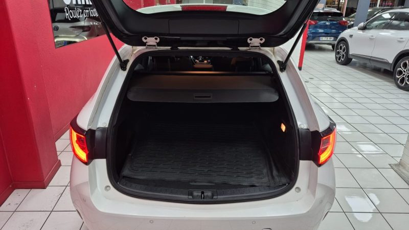 TOYOTA COROLLA TOURING SPORTS 184cv DYNAMIC BUSINESS/1 ERE MAIN/TVA RECUPERABLE