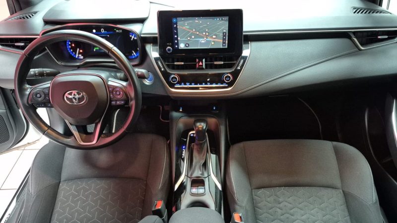 TOYOTA COROLLA BERLINE HYBRIDE 122cv DYNAMIC BUSINESS/1 ERE MAIN/TVA RECUPERABLE