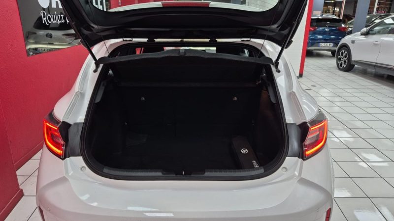 TOYOTA COROLLA BERLINE HYBRIDE 122cv DYNAMIC BUSINESS/1 ERE MAIN/TVA RECUPERABLE