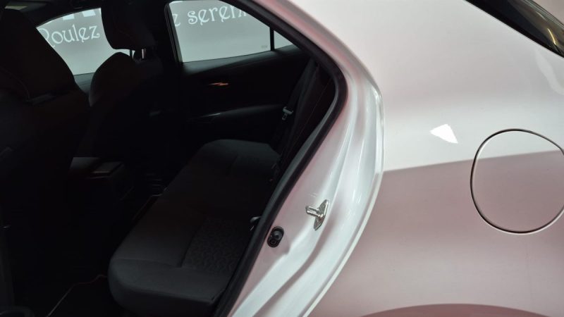 TOYOTA COROLLA BERLINE HYBRIDE 122cv DYNAMIC BUSINESS/1 ERE MAIN/TVA RECUPERABLE