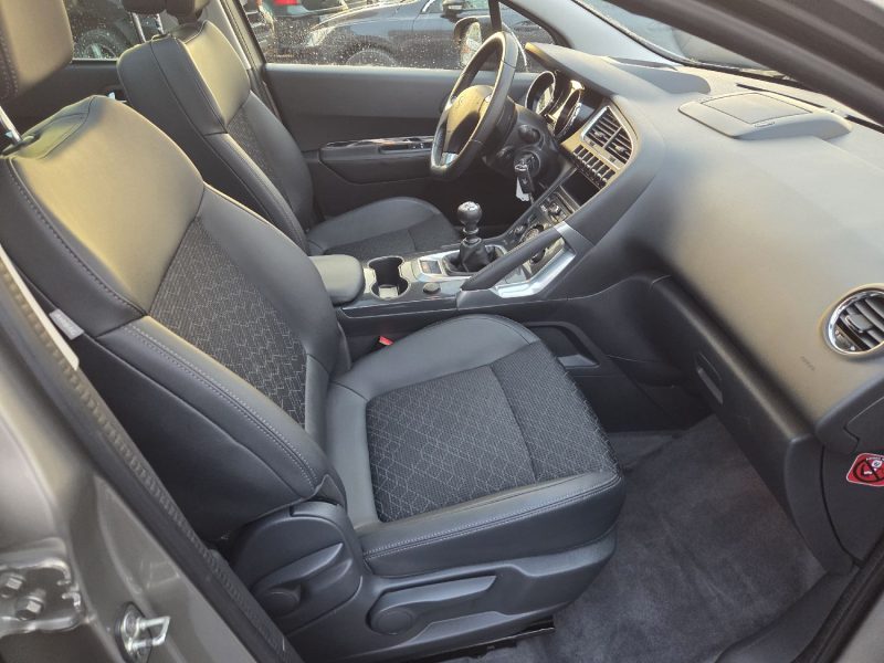 PEUGEOT 3008 1.6 BLUEHDI 120CH FÉLINE 2016 83115 km 