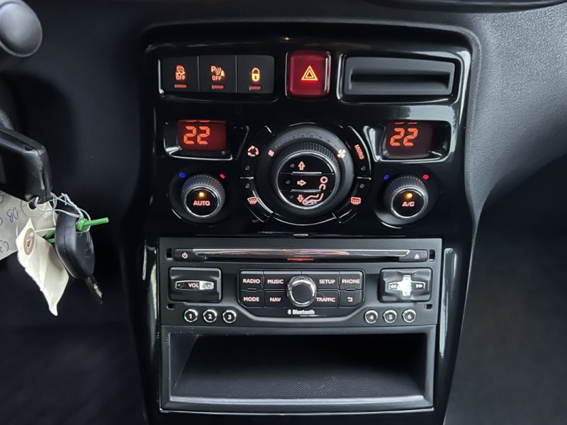 CITROEN C3 PICASSO PHASE 2 EXCLUSIVE 1.6 VTI 120 Cv 1ERE MAIN / BOITE AUTO 26 100 Kms GARANTIE 1 AN