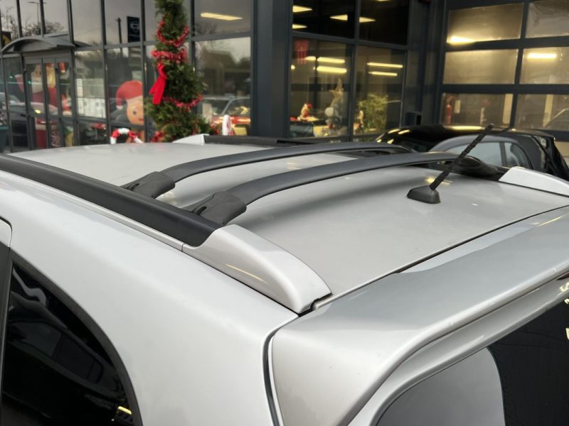 HYUNDAI SANTA FE II 2.2 CRDI 155 Cv 2WD 1ERE MAIN / INTERIEUR CUIR 50 100 Kms - GARANTIE 1 AN