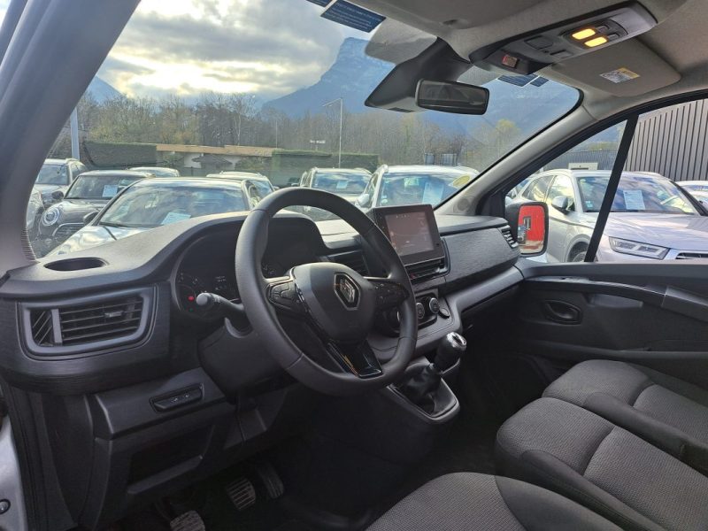 RENAULT TRAFIC  l2 2.0 dci 150 cv 9 places tva recuperable