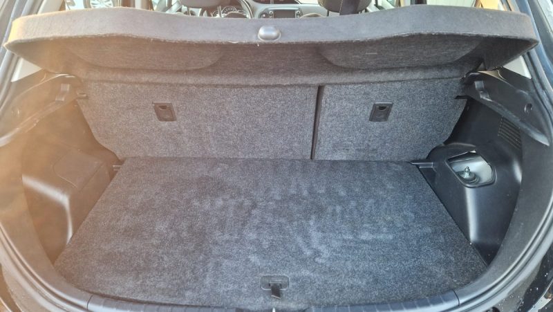 TOYOTA YARIS HYBRID 100 CV COLLECTION 2020