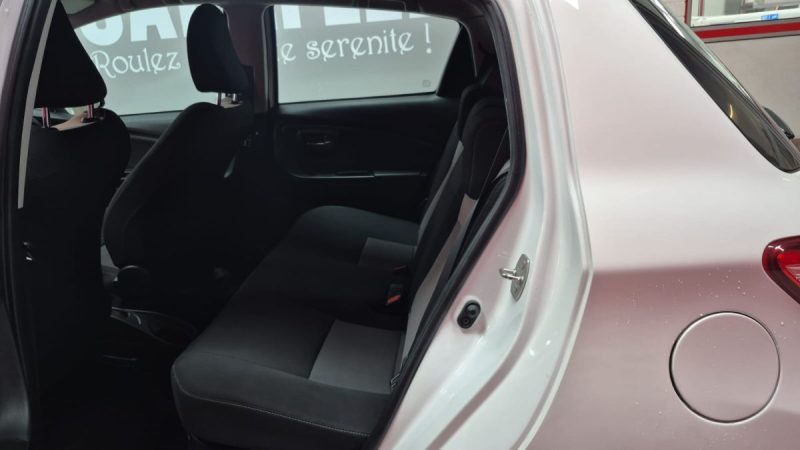 TOYOTA YARIS BERLINE HYBRIDE 100cv DYNAMIC BUSINESS/1 ERE MAIN/TVA RECUPERABLE