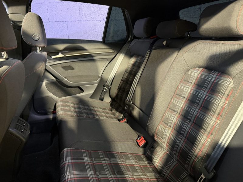 VOLKSWAGEN GOLF 7 2.0 TSI 245 GTI PERFORMANCE DSG7 - TOIT OUVRANT - SIEGES CHAUFFANTS 