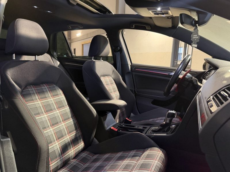 VOLKSWAGEN GOLF 7 2.0 TSI 245 GTI PERFORMANCE DSG7 - TOIT OUVRANT - SIEGES CHAUFFANTS 