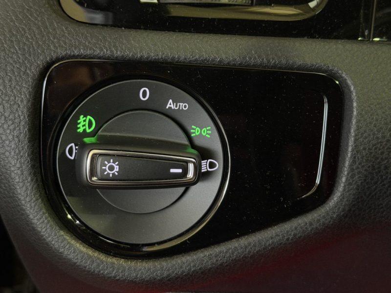 VOLKSWAGEN GOLF 7 2.0 TSI 245 GTI PERFORMANCE DSG7 - TOIT OUVRANT - SIEGES CHAUFFANTS 