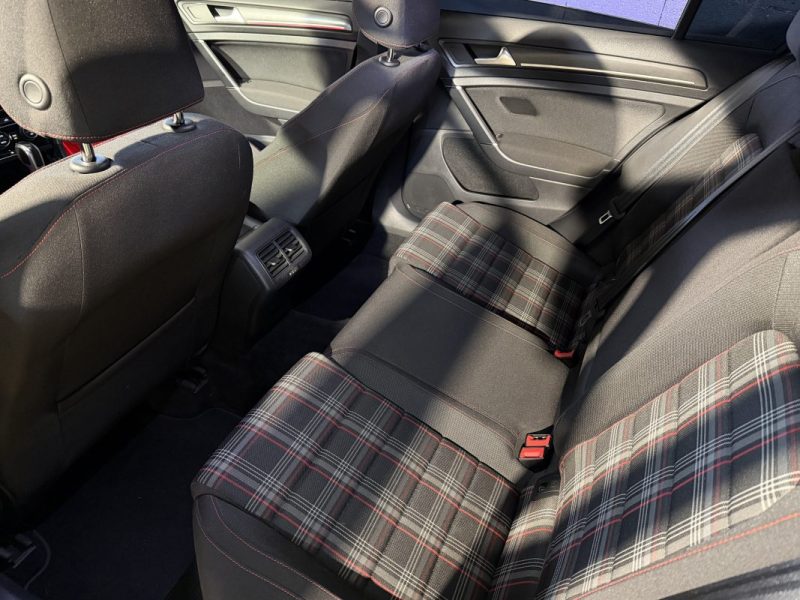 VOLKSWAGEN GOLF 7 2.0 TSI 245 GTI PERFORMANCE DSG7 - TOIT OUVRANT - SIEGES CHAUFFANTS 