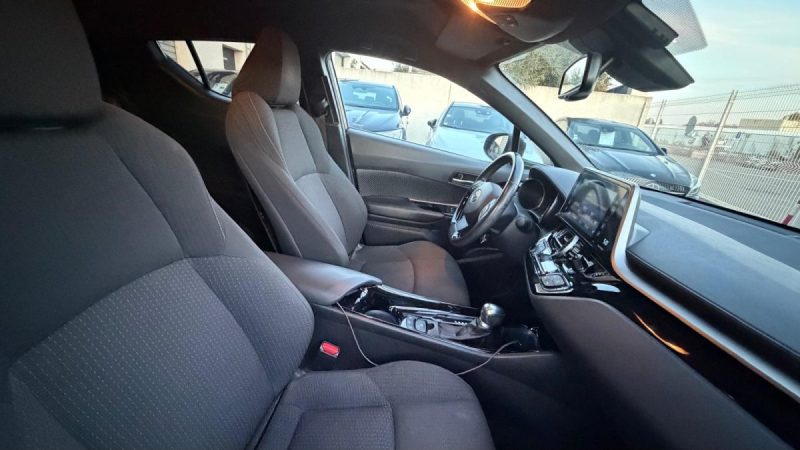 TOYOTA C-HR 1 122H GRAPHIC 2018