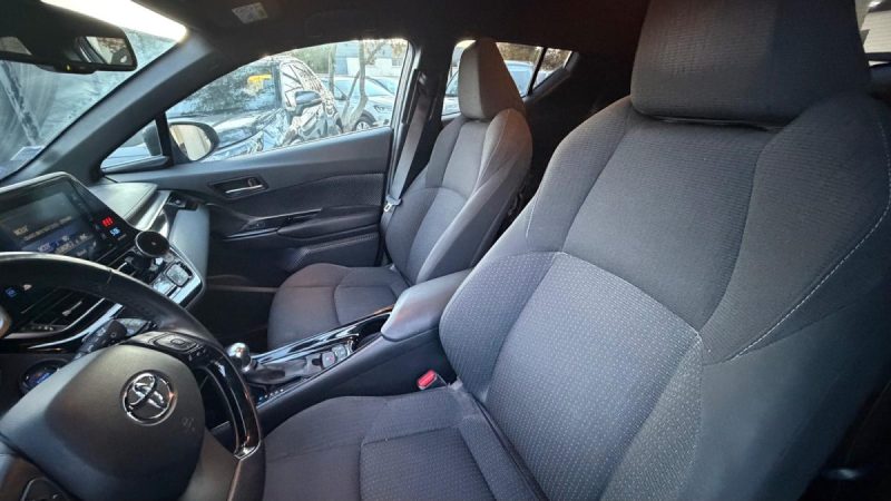 TOYOTA C-HR 1 122H GRAPHIC 2018