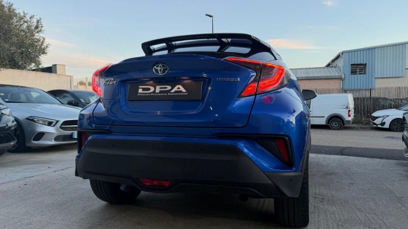 TOYOTA C-HR 1 122H GRAPHIC 2018