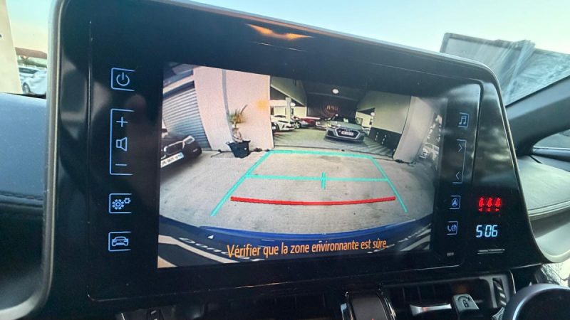 TOYOTA C-HR 1 122H GRAPHIC 2018