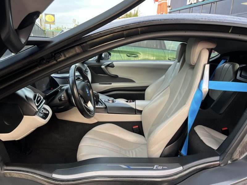 BMW i8 COUPE eDrive 1.5 HYBRID 374 Cv / 231 Cv XDRIVE SUIVI COMPLET BMW / 49 900 Kms - GARANTIE 1 AN