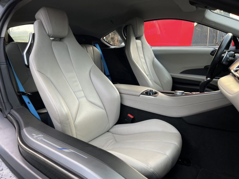 BMW i8 COUPE eDrive 1.5 HYBRID 374 Cv / 231 Cv XDRIVE SUIVI COMPLET BMW / 49 900 Kms - GARANTIE 1 AN