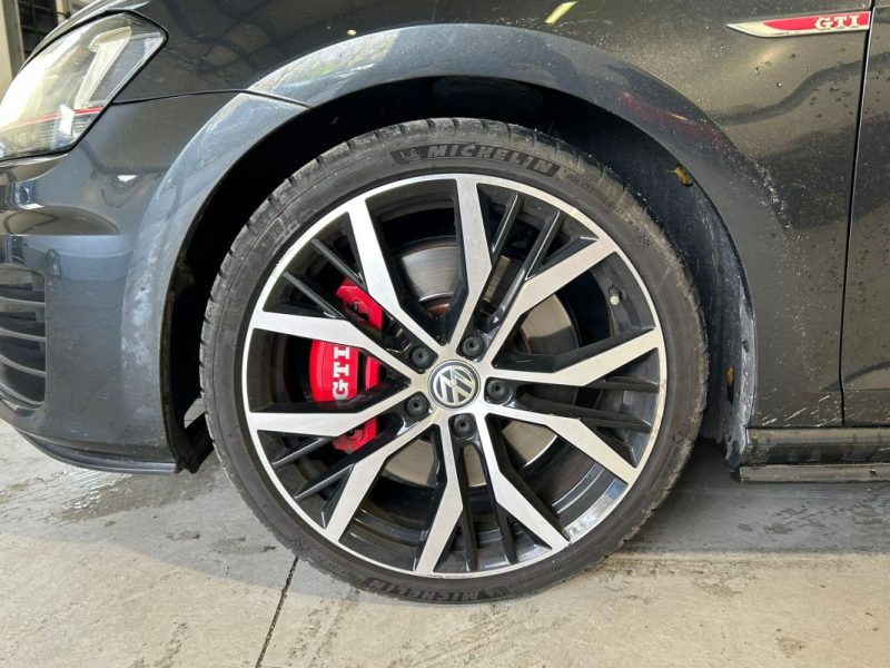 VOLKSWAGEN GOLF 2.0 GTI 230 BOITE MANUELLE PERFORMANCE