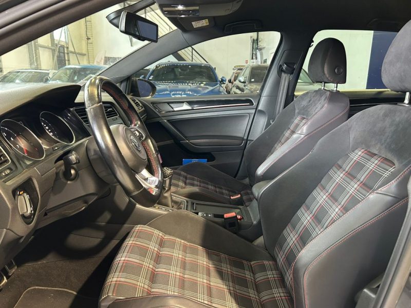 VOLKSWAGEN GOLF 2.0 GTI 230 BOITE MANUELLE PERFORMANCE