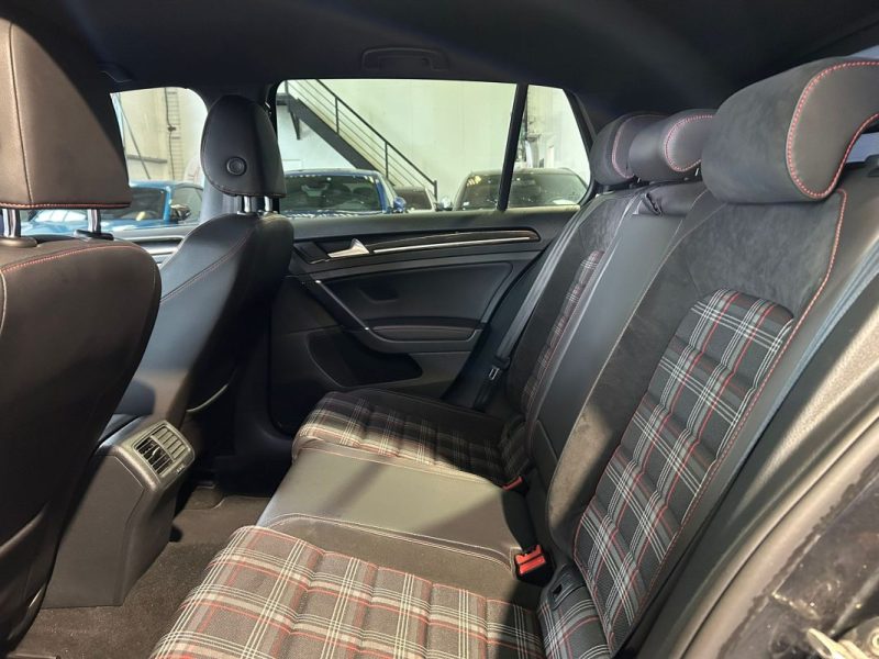 VOLKSWAGEN GOLF 2.0 GTI 230 BOITE MANUELLE PERFORMANCE