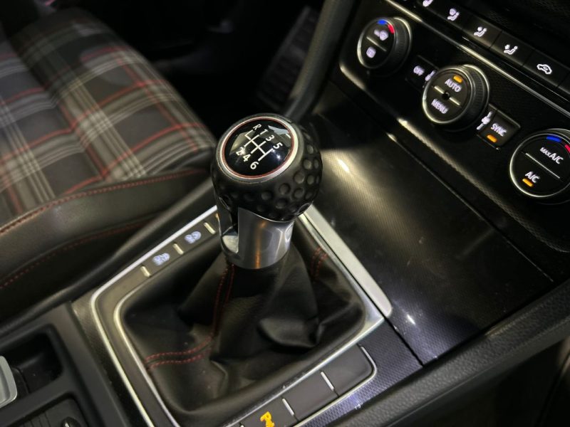 VOLKSWAGEN GOLF 2.0 GTI 230 BOITE MANUELLE PERFORMANCE