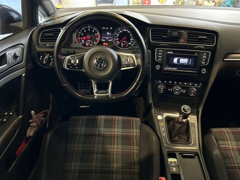 VOLKSWAGEN GOLF 2.0 GTI 230 BOITE MANUELLE PERFORMANCE