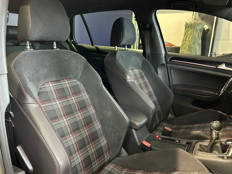 VOLKSWAGEN GOLF 2.0 GTI 230 BOITE MANUELLE PERFORMANCE