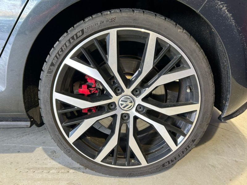 VOLKSWAGEN GOLF 2.0 GTI 230 BOITE MANUELLE PERFORMANCE