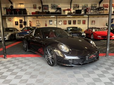 PORSCHE  911 991 TARGA 4 2015