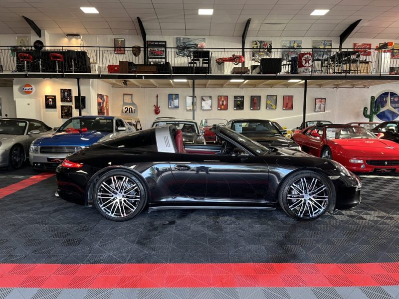PORSCHE  911 991 TARGA 4 2015