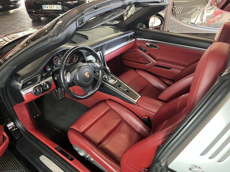 PORSCHE  911 991 TARGA 4 2015