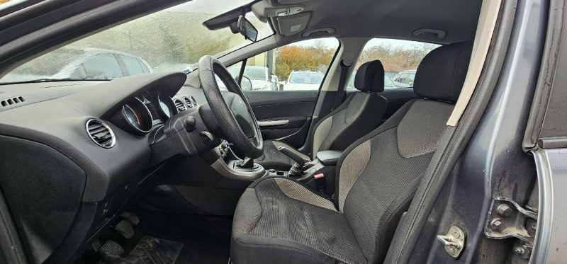 PEUGEOT  308 1.6 HDI 110CH CONFORT