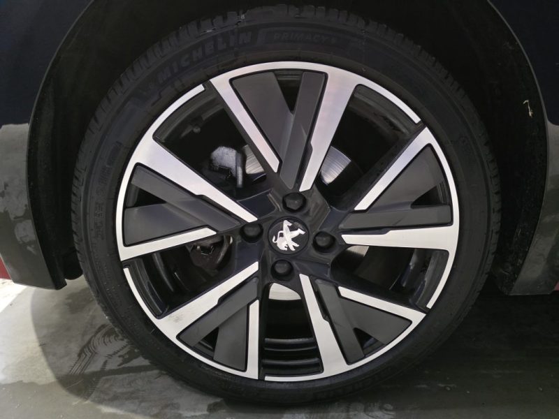 PEUGEOT 208 1.2 PURETECH 100 GT-LINE / 1ERE MAIN / SUIVI PEUGEOT