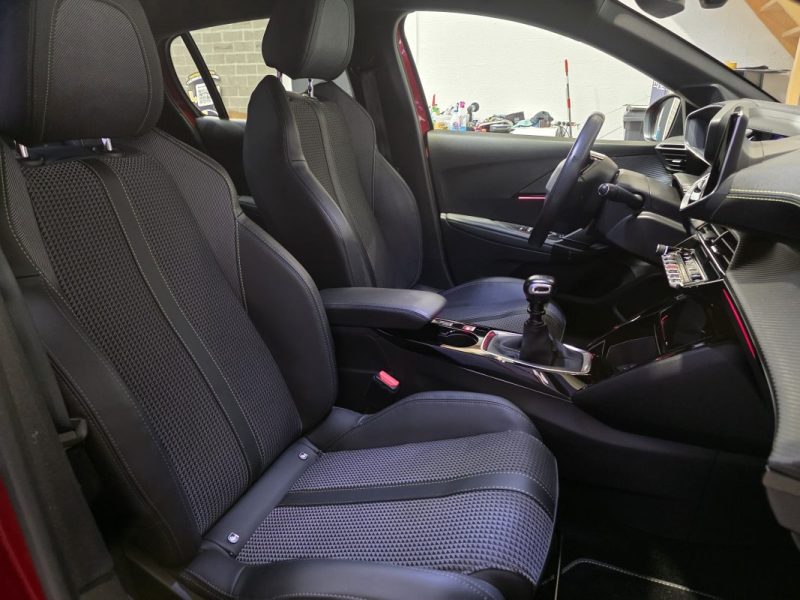 PEUGEOT 208 1.2 PURETECH 100 GT-LINE / 1ERE MAIN / SUIVI PEUGEOT