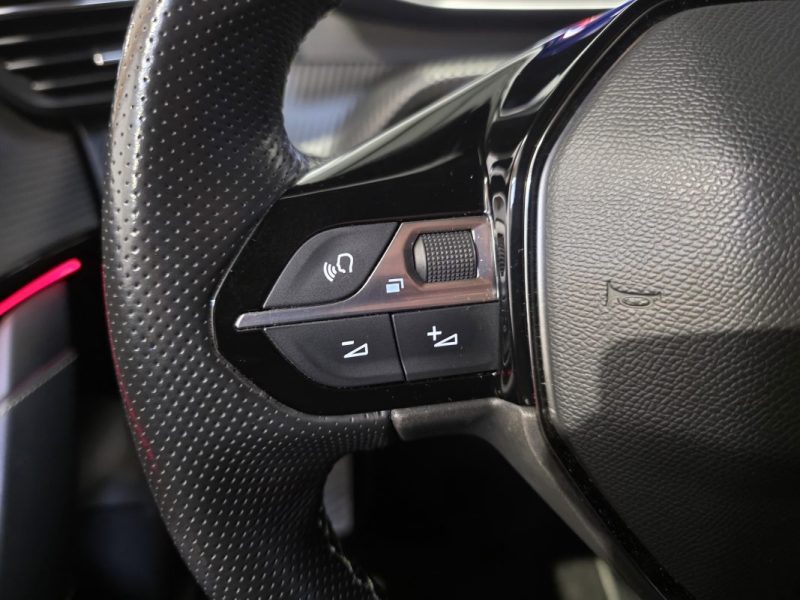 PEUGEOT 208 1.2 PURETECH 100 GT-LINE / 1ERE MAIN / SUIVI PEUGEOT